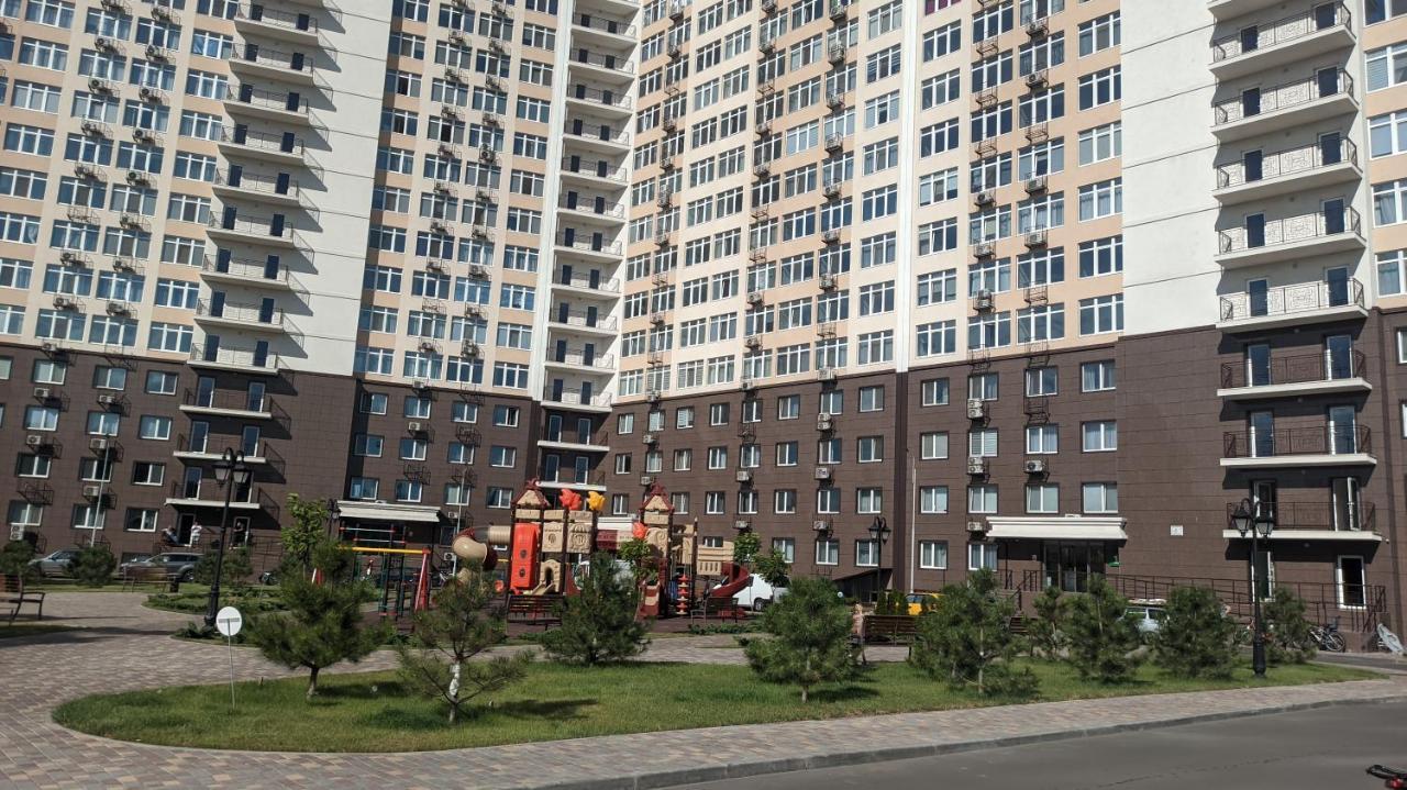 Квартира Кадорр Бассейная Apt Odeassa Basseinaya Apartment โอเดสซา ภายนอก รูปภาพ